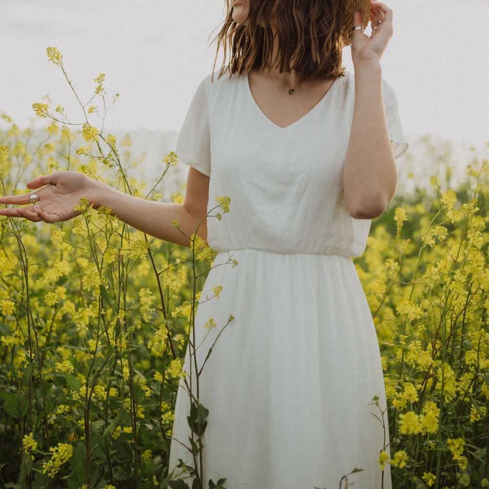 LAST ONE! NWT White Short Sleeve Dress - Picture 3 of 4